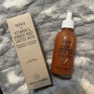 *NEW* YOUTH TO THE PEOPLE SUPER FRUIT GENTLE EXFOLIATING CLEANSER WITH VITAMIN C
